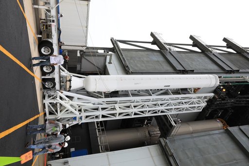 Mars 2020 SRB 2 Lift and Mate