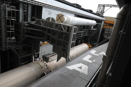 Mars 2020 SRB 2 Lift and Mate