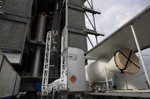 Mars 2020 SRB 3 Preparations for Lift and Mate