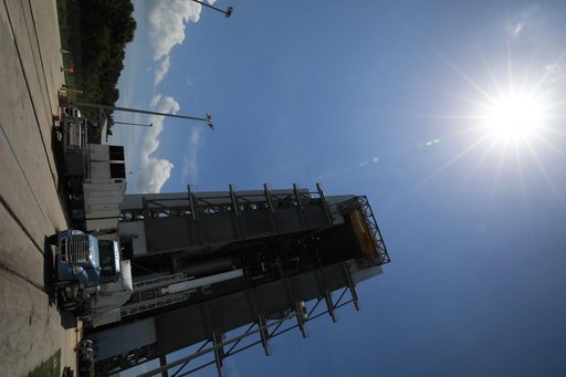 Mars 2020 SRB 3 Preparations for Lift and Mate