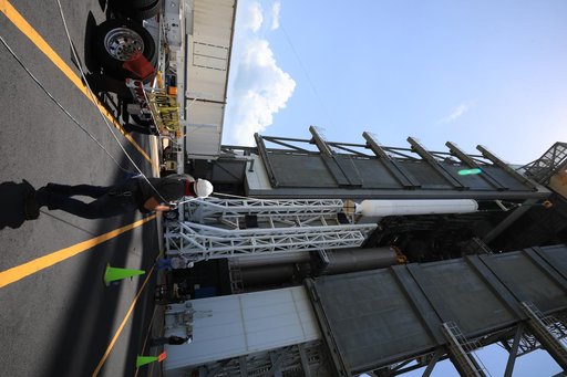 Mars 2020 SRB 3 Preparations for Lift and Mate
