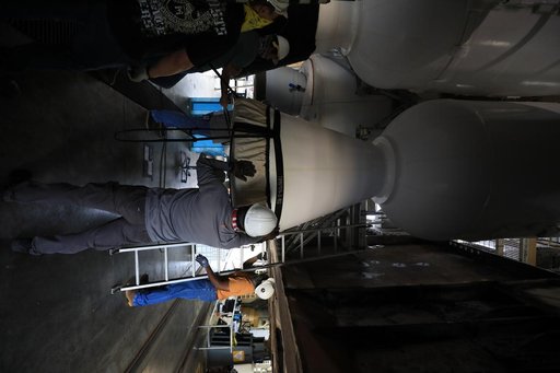 Mars 2020 SRB 3 Preparations for Lift and Mate