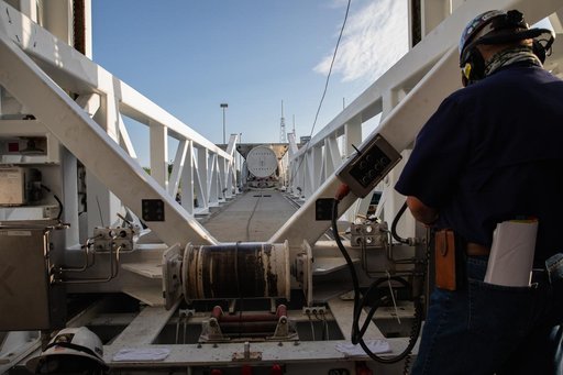 Mars 2020 SRB #4 Preparations for Lift and Mate