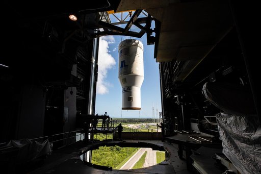 Mars 2020 Centaur Lift and Mate