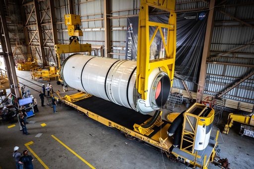 Artemis I Booster Segments Lift Operations