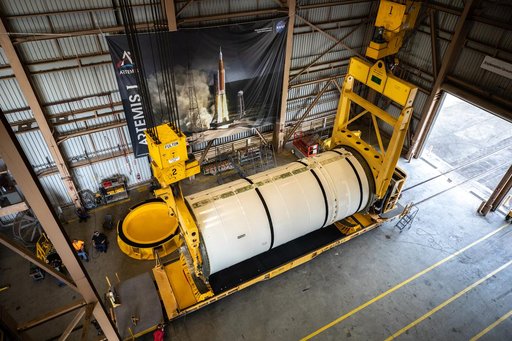 Artemis I Booster Segments Lift Operations
