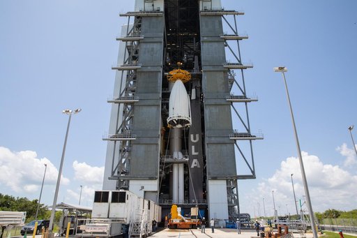 Mars 2020 Spacecraft Mate to Atlas V