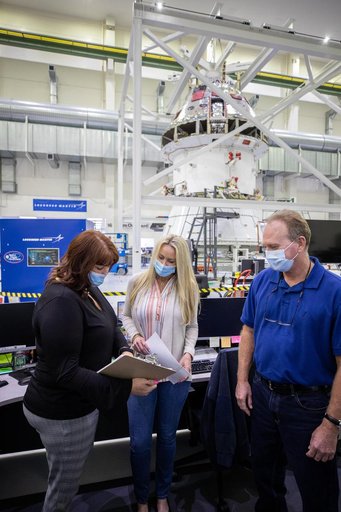 Orion Spacecraft Adapter (SA) Cone Install