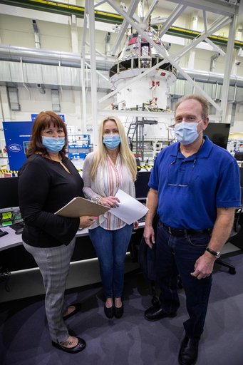 Orion Spacecraft Adapter (SA) Cone Install
