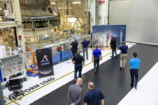 OMB Director and Bridenstine Tour in O&C