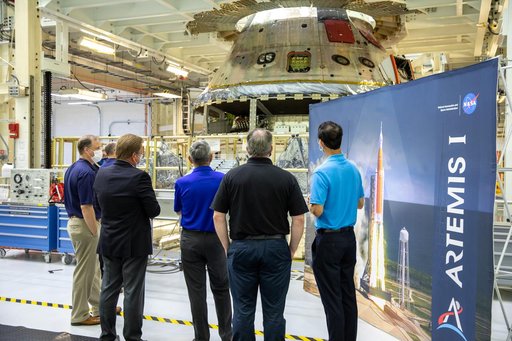 OMB Director and Bridenstine Tour in O&C
