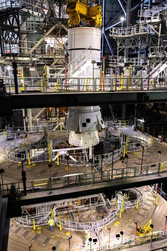 Artemis SLS Booster Stacking Practice on ML