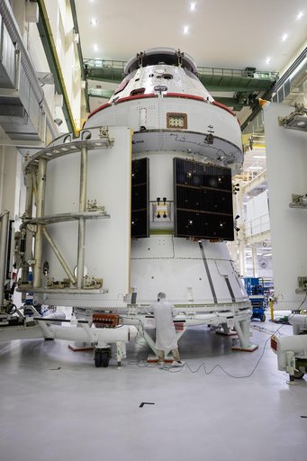 Artemis I Spacecraft Adapter Jettison Fairing Install