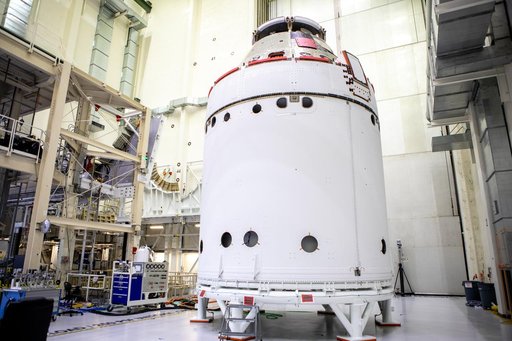 Artemis I Spacecraft Adapter Jettison Fairing Installation