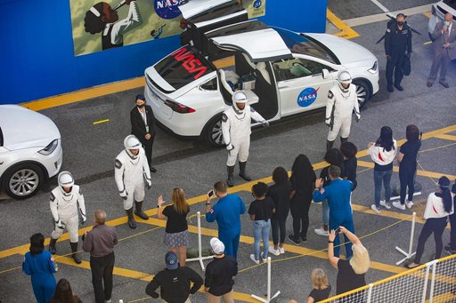 SpaceX Crew-1 Astronaut Suit-Up & Walkout
