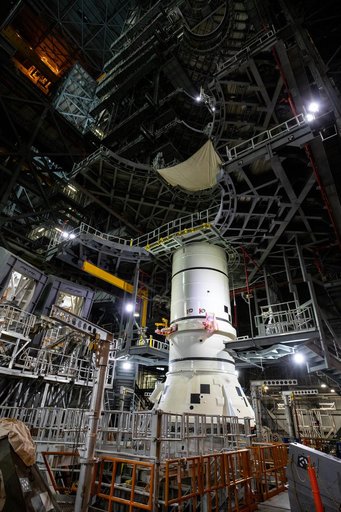 SLS Artemis I Aft Segment Stacking