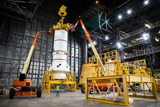 SLS Artemis I Aft Segment Stacking