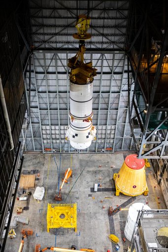 SLS Artemis I Aft Segment Stacking