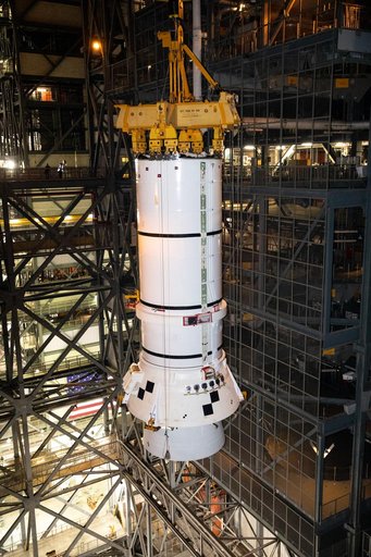 SLS Artemis I Aft Segment Stacking