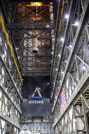 SLS Artemis I Aft Segment Stacking