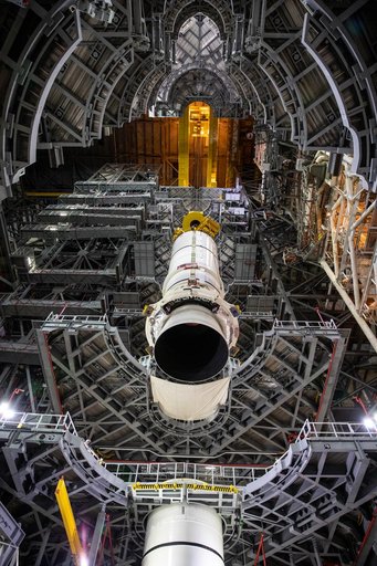 SLS Artemis I Aft Segment Stacking