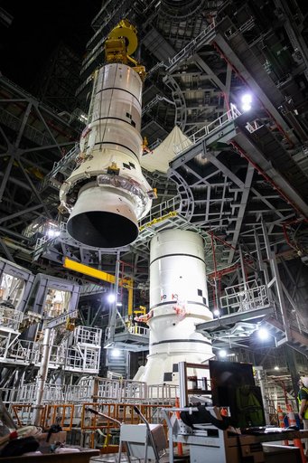 SLS Artemis I Aft Segment Stacking