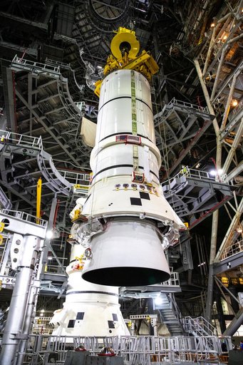 SLS Artemis I Aft Segment Stacking