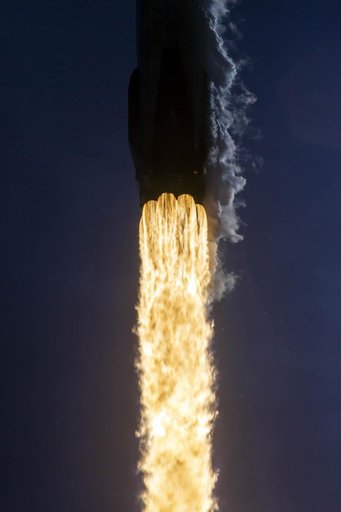 SpaceX CRS-21 Liftoff