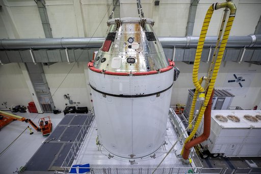 Artemis I Orion Lift to Transporter - Key Handover from Lockheed
