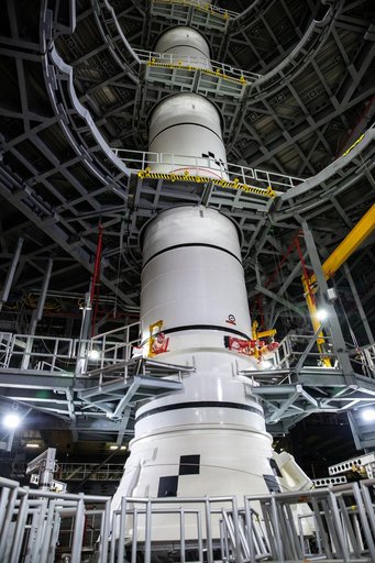 Artemis I RH Center Center Segment Stacking