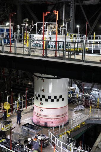 Artemis I LH Forward Center Segment Stacking