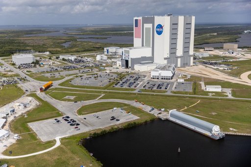 Artemis I Core Stage Offload to VAB: Helicopter Views
