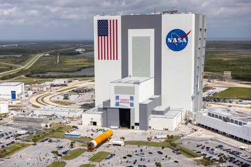 Artemis I Core Stage Offload to VAB: Helicopter Views