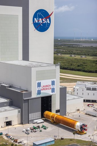 Artemis I Core Stage Offload to VAB: Helicopter Views