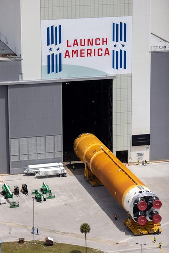 Artemis I Core Stage Offload to VAB: Helicopter Views