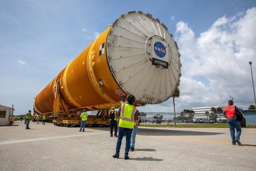 Artemis I Core Stage Offload to VAB