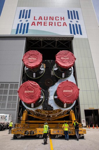 Artemis I Core Stage Offload to VAB