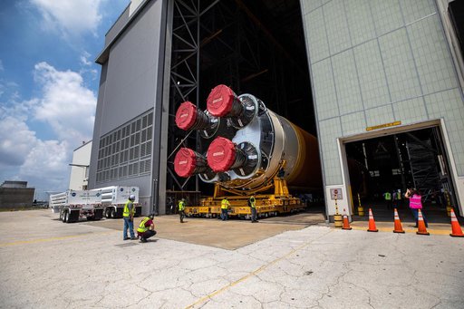 Artemis I Core Stage Offload to VAB