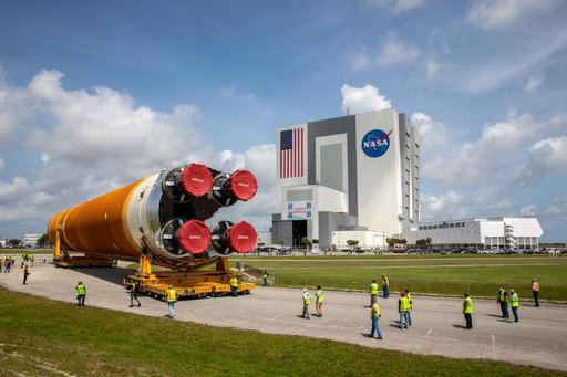 Artemis I Core Stage Offload to VAB