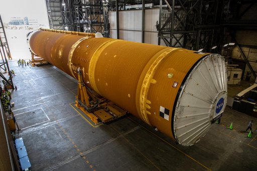 Artemis I Core Stage Offload to VAB