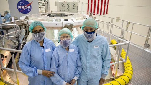 Charlie Duke and Nicole Stott Visit KSC