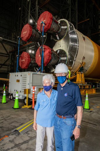 Charlie Duke and Nicole Stott Visit KSC