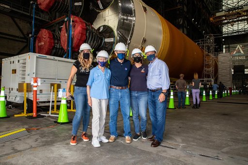 Charlie Duke and Nicole Stott Visit KSC
