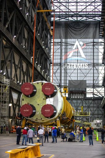 Artemis I SLS Core Stage Prep for Lift/Mate