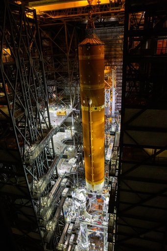Artemis I SLS Core Stage Lift and Mate