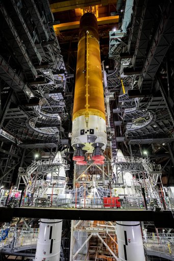 Artemis I SLS Core Stage Lift and Mate