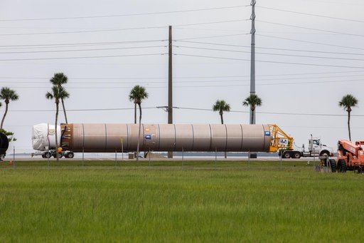 Atlas V Booster Arrival for CFT