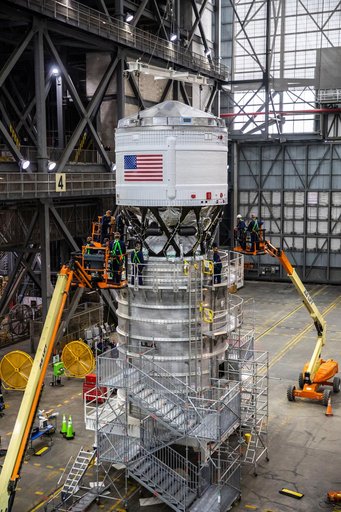 Artemis I SLS ICPS Lift and Mate