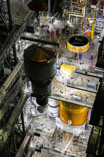 Artemis I SLS ICPS Lift and Mate