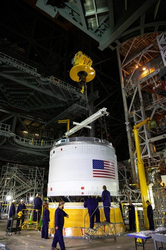 Artemis I SLS ICPS Lift and Mate